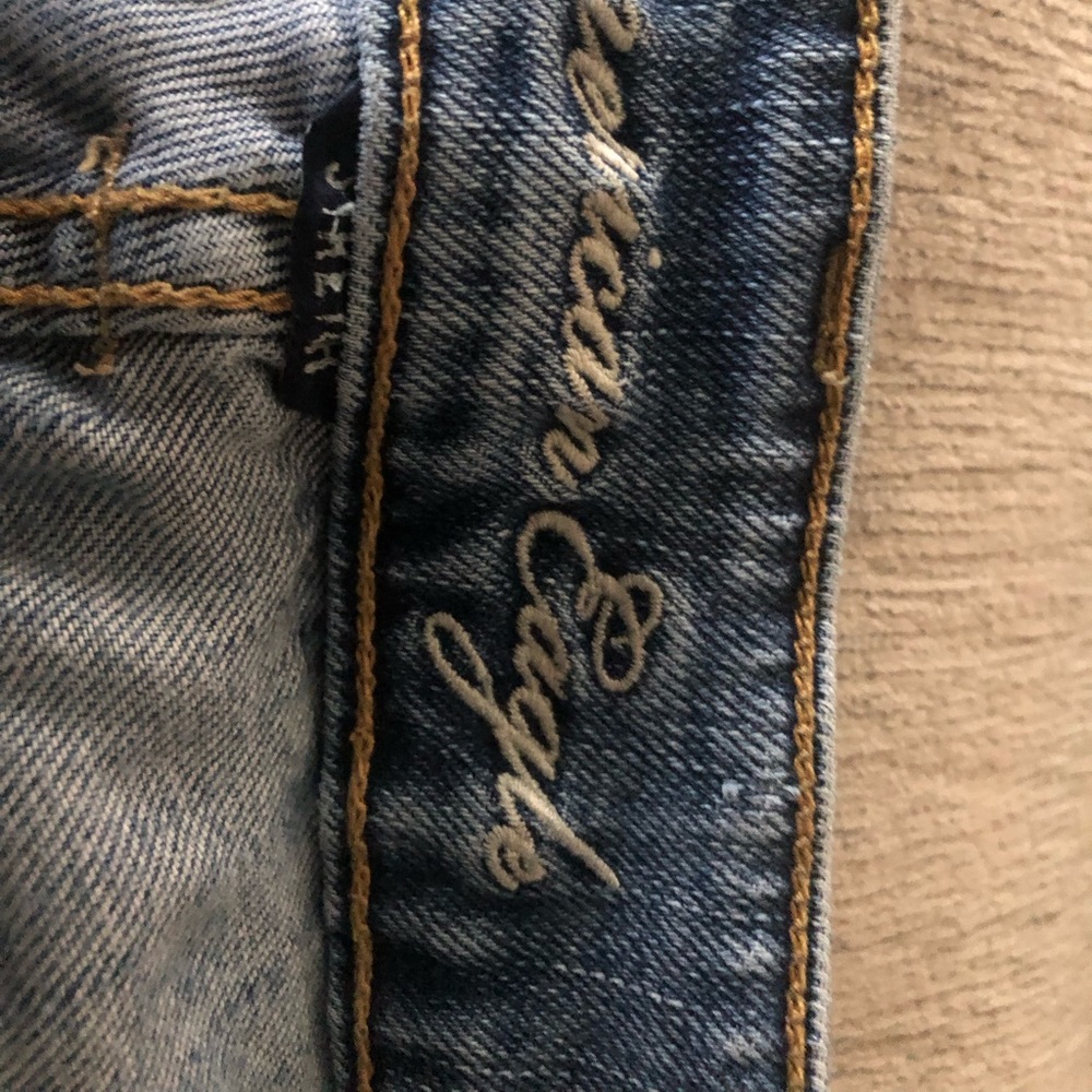 American Eagle Distressed Denim Capris Size 12
